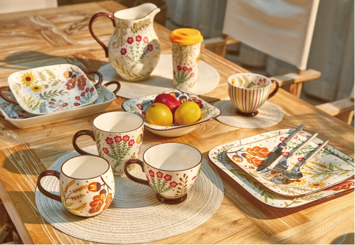 Service de vaisselle en porcelaine