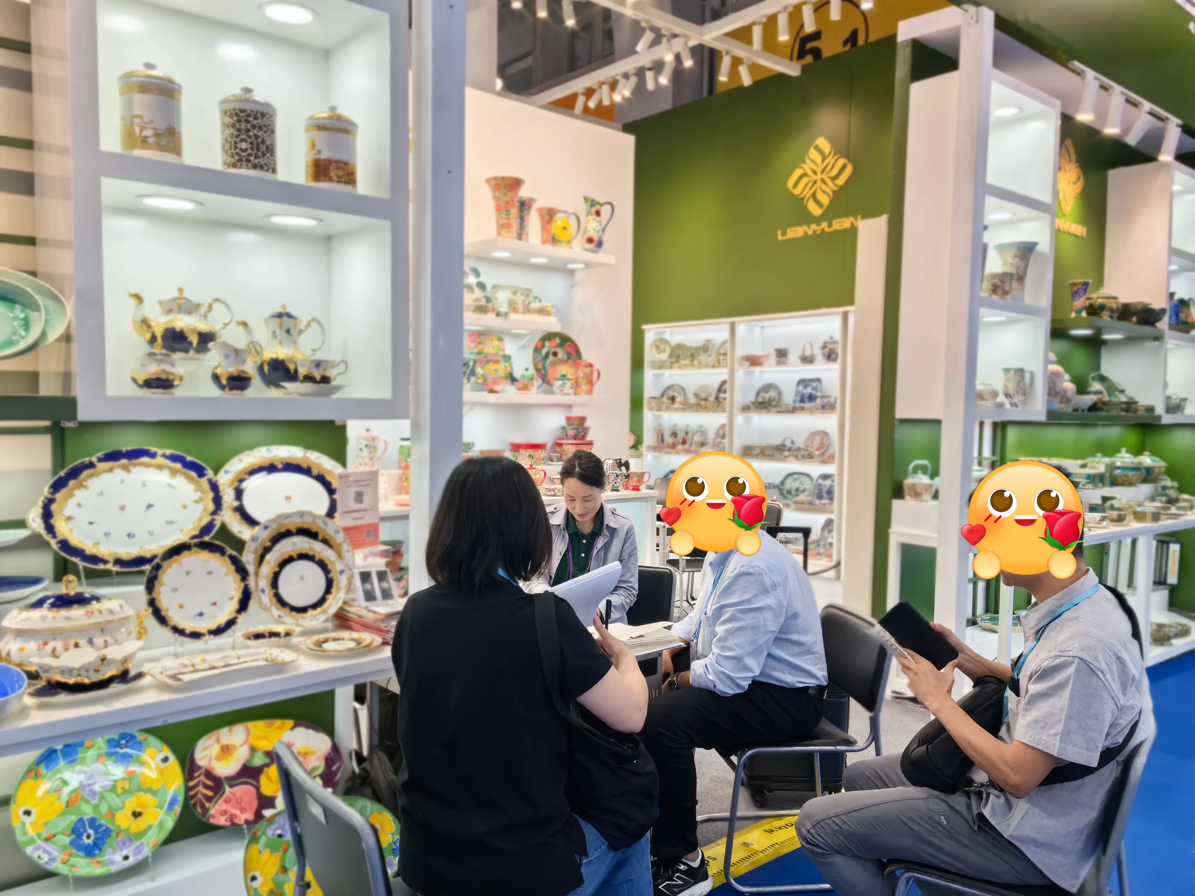 عززت ليانيوان في معرض كانتون 2025 دور المصنعين الرائدين في معرض كانتون 2025